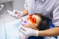 Skutki nowoczesnych metod wybielania zębów dla zdrowia jamy ustnej